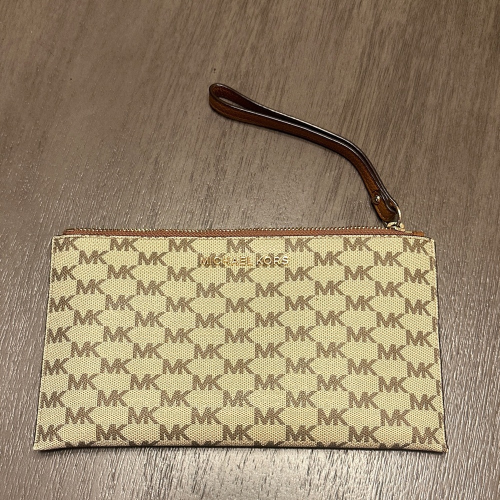 Michael Kors wristlet